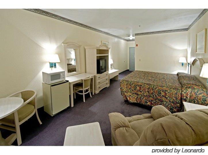 Americas Best Value Inn And Suites Houston Fm 1960 Room photo